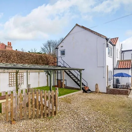 Дом отдыха 2 Bed In Langtoft 82338 *