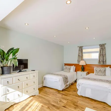 Holiday home 2 Bed In Langtoft 82338 *