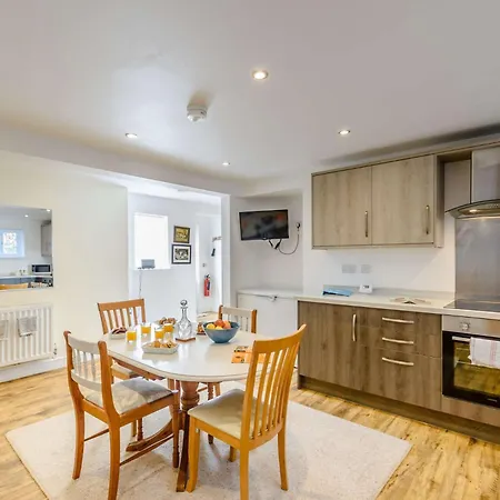 2 Bed In Langtoft 82338 Nyaraló