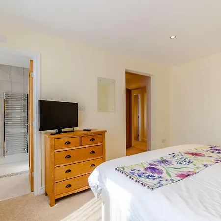 2 Bed In Langtoft 82338 Weaverthorpe