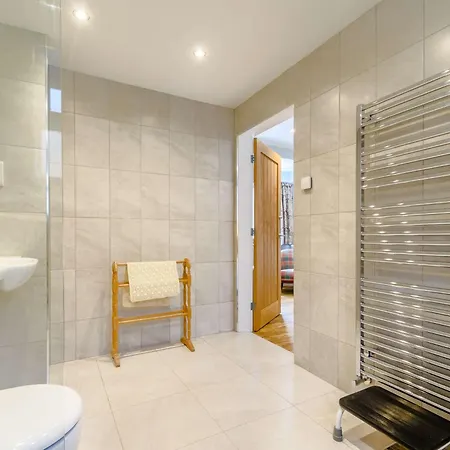 2 Bed In Langtoft 82338 Holiday home