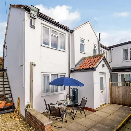Holiday home 2 Bed In Langtoft 82338 *